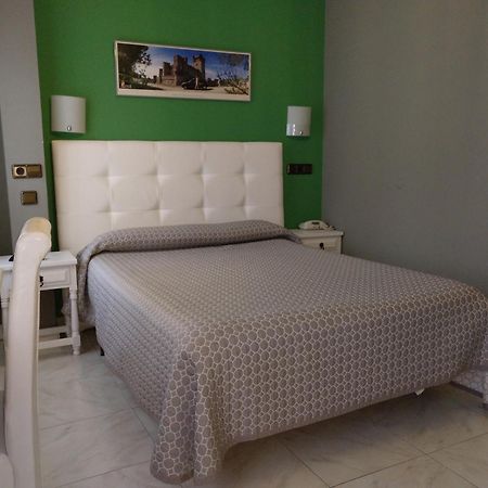 Hostal Don Jaime II Segovia Eksteriør bilde