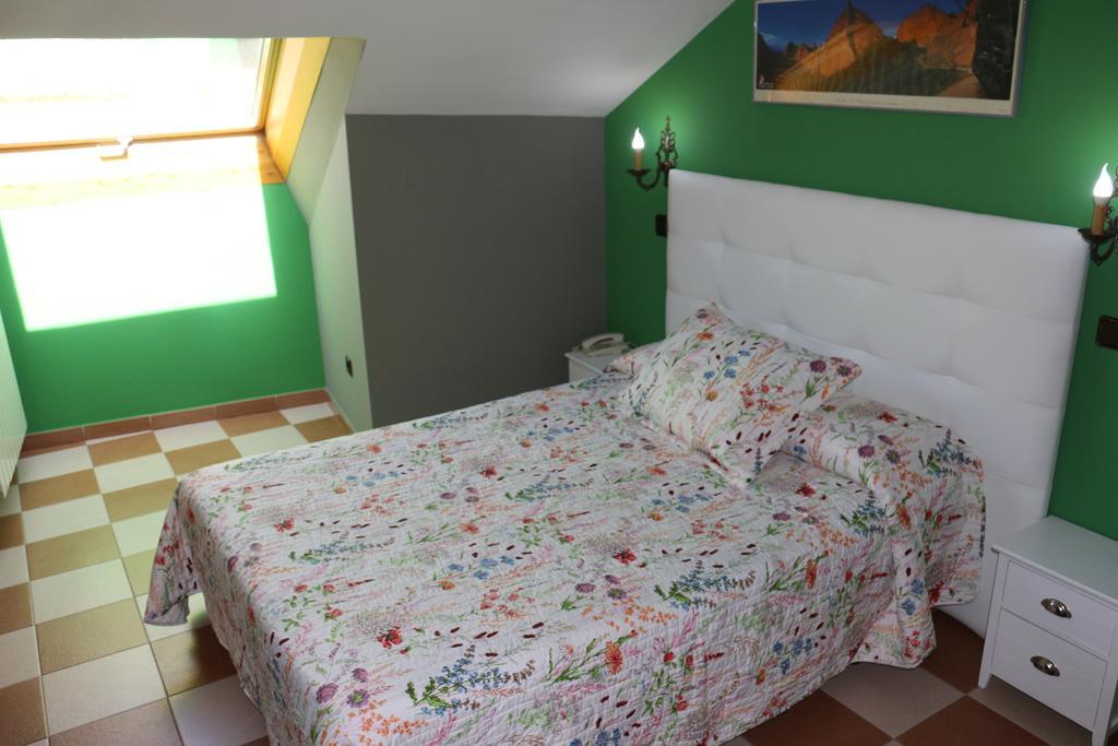 Hostal Don Jaime II Segovia Eksteriør bilde