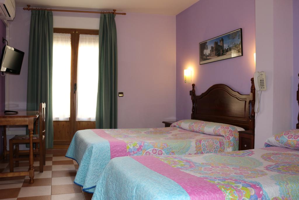 Hostal Don Jaime II Segovia Eksteriør bilde