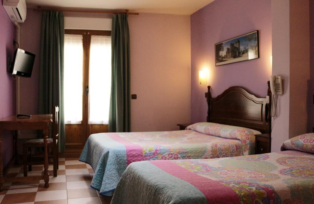 Hostal Don Jaime II Segovia Eksteriør bilde