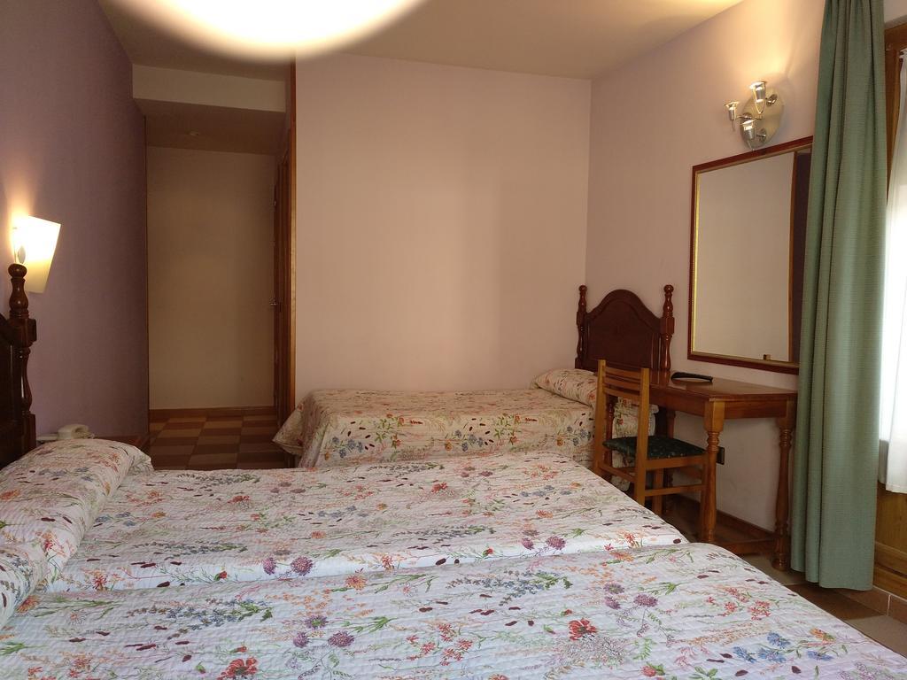 Hostal Don Jaime II Segovia Eksteriør bilde