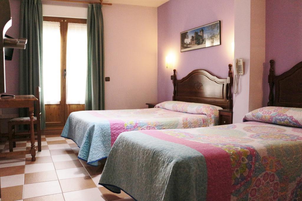 Hostal Don Jaime II Segovia Eksteriør bilde