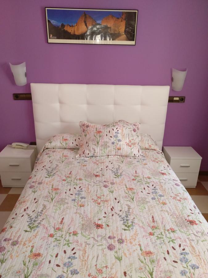 Hostal Don Jaime II Segovia Eksteriør bilde