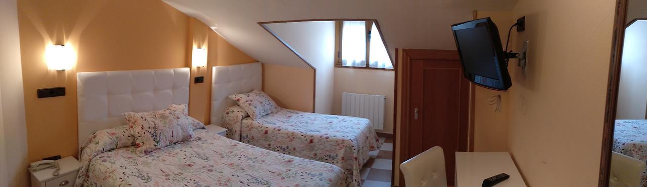 Hostal Don Jaime II Segovia Eksteriør bilde