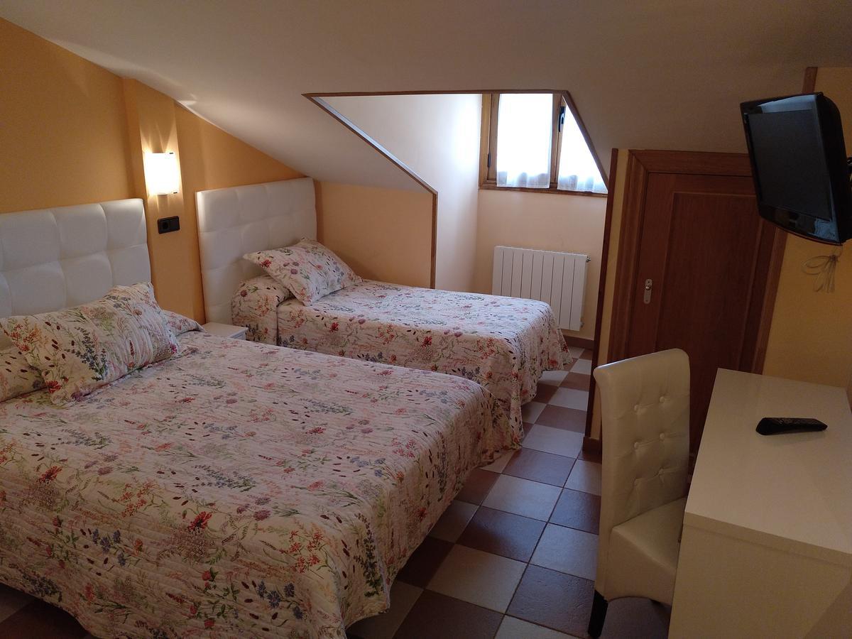 Hostal Don Jaime II Segovia Eksteriør bilde