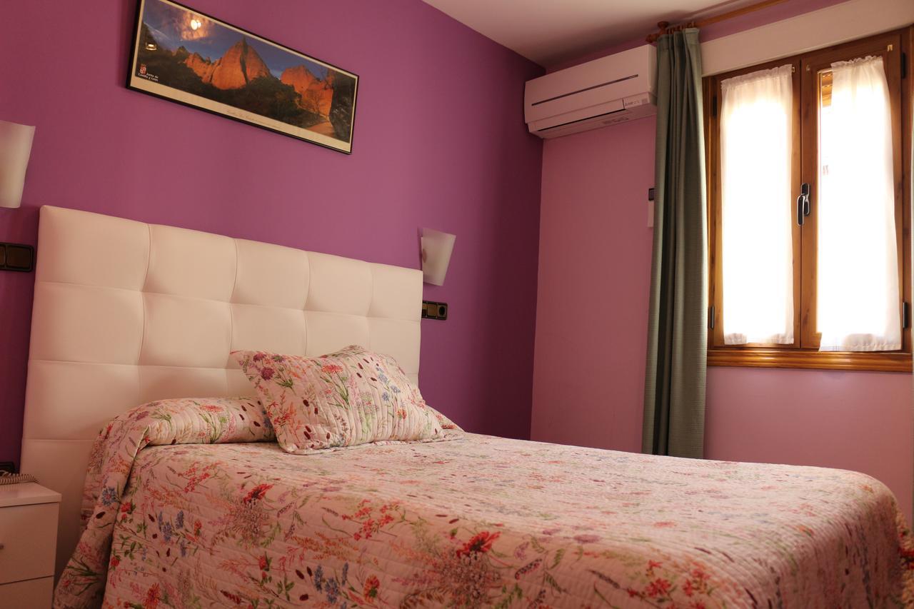 Hostal Don Jaime II Segovia Eksteriør bilde