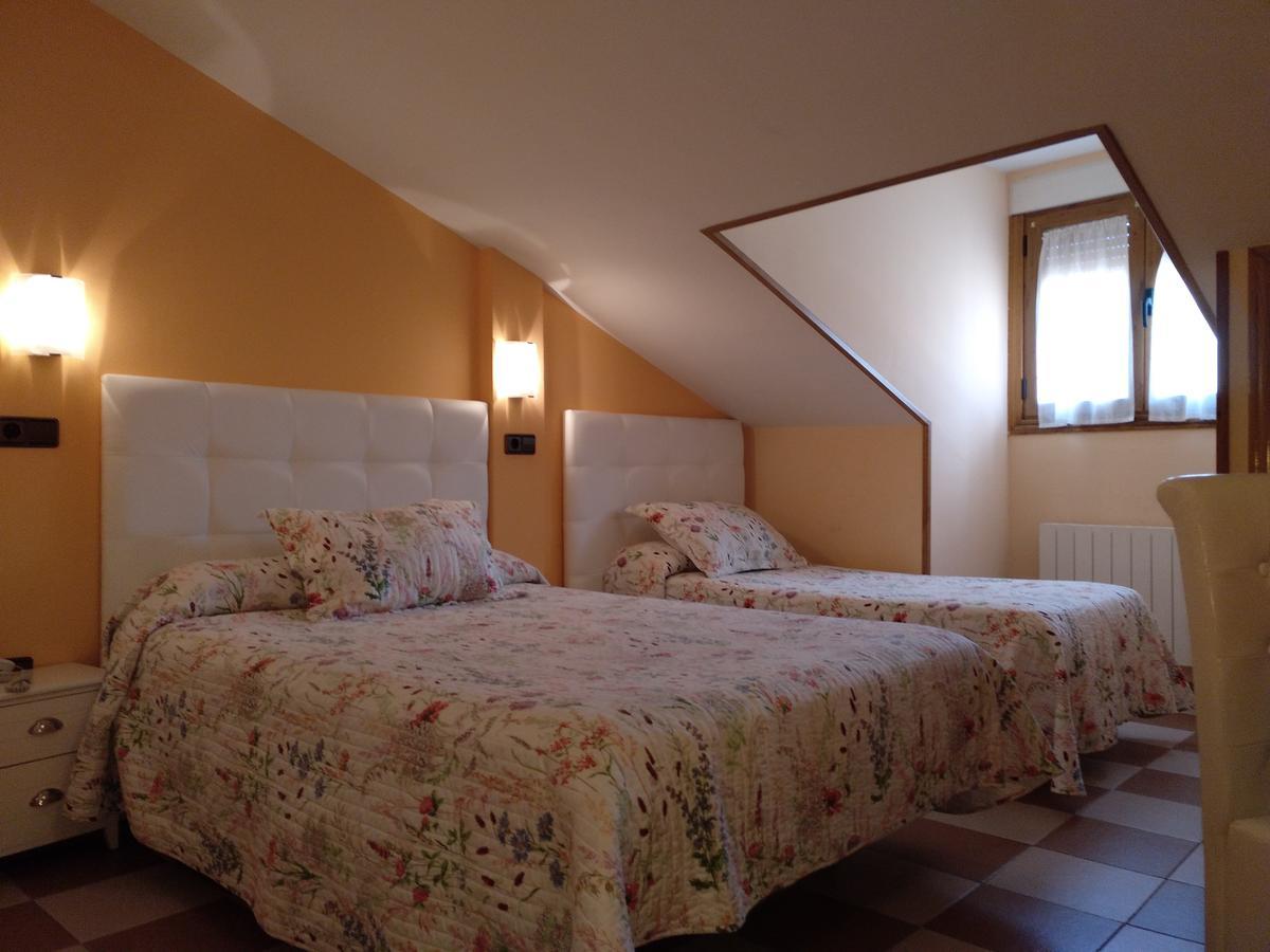 Hostal Don Jaime II Segovia Eksteriør bilde